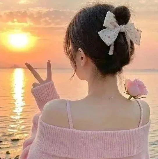 题图-“一个女人朋友圈这么发，说明她很聪明”